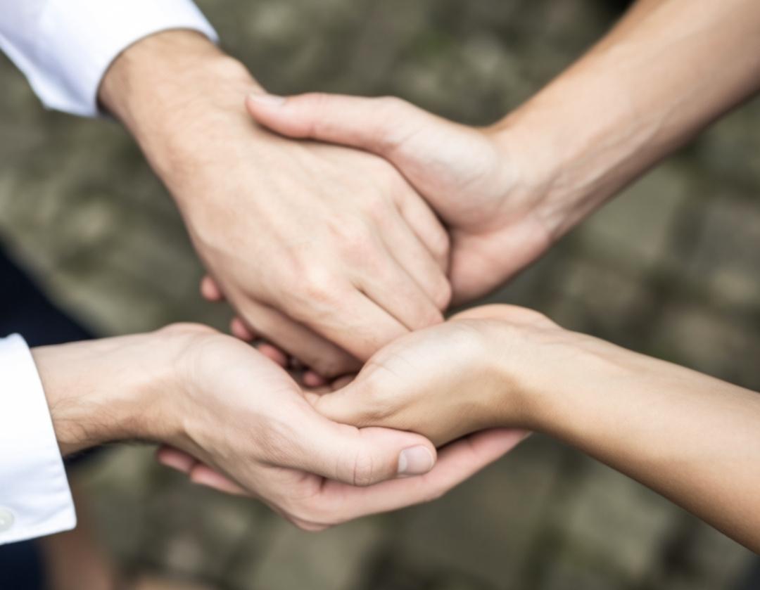 相信坚持终会开花结果。

今天这条动态，就是崭新的开始。

别怕路远，别惧人少，