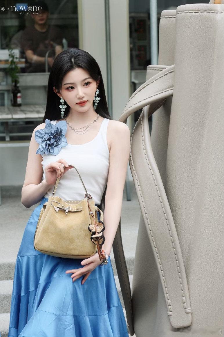 孔雪儿成都饭拍孔雪儿成都生图此女美成啥了🥹🤲🏻(cr logo）孔雪儿