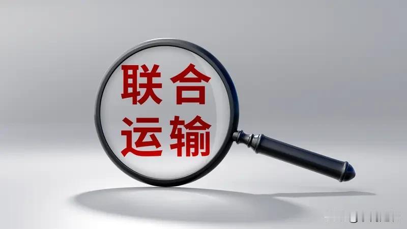 项目经理最核心的能力，是统筹全局的综合管控能力，而非单一技术或管理技能。
对内要