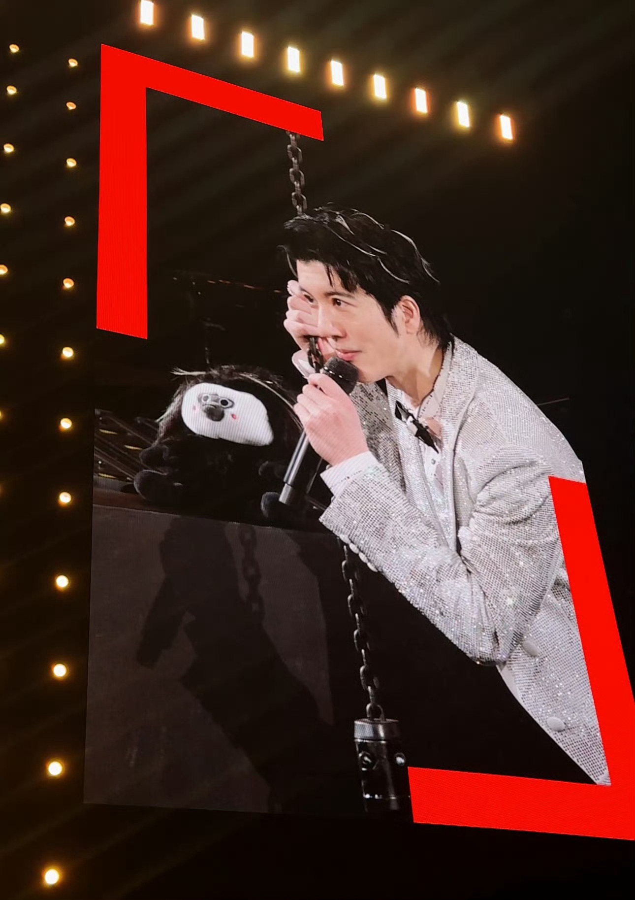 王力宏挑染出现人传猴现象王力宏的金发挑染火到连南京动物园的杜杜都跟风，换同款还想