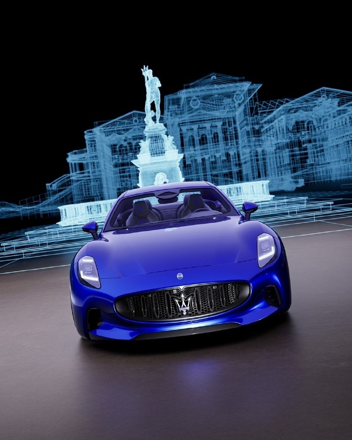 传奇再度现世，把时光里的荣耀重新点亮承袭经典魅力，每一处线条都美得让人屏息Gra