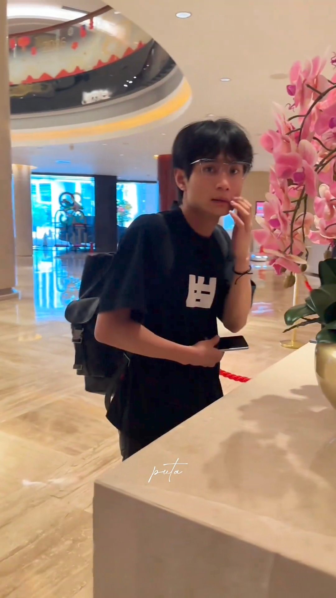 时代峰峻连助理都有私生没想到私生行为已经蔓延到工作人员身上，连艺人助理都没能幸免