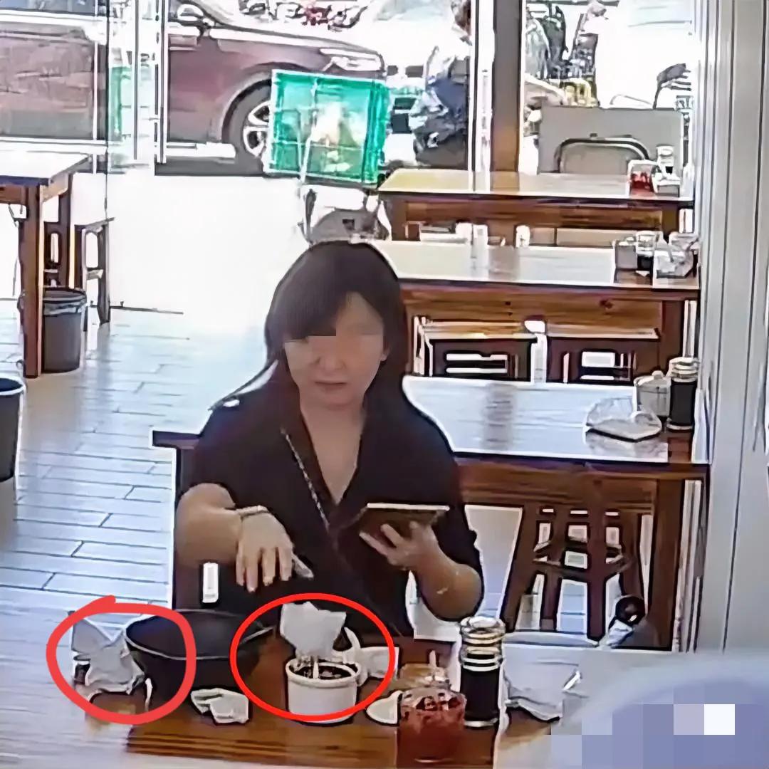 关于上海鼻涕女

网友又扒出了几个真相

1:住的房子价格一万五一平方，31岁，