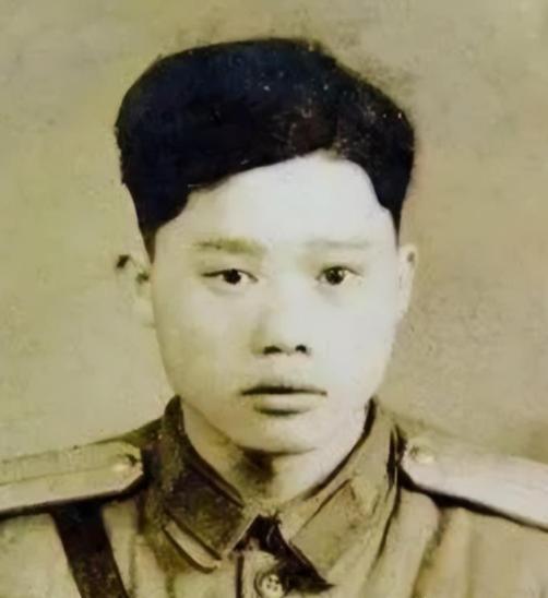 1951年1月28日，志愿军战士潘天炎因为生理需要去附近的草丛解决，回来后却意外