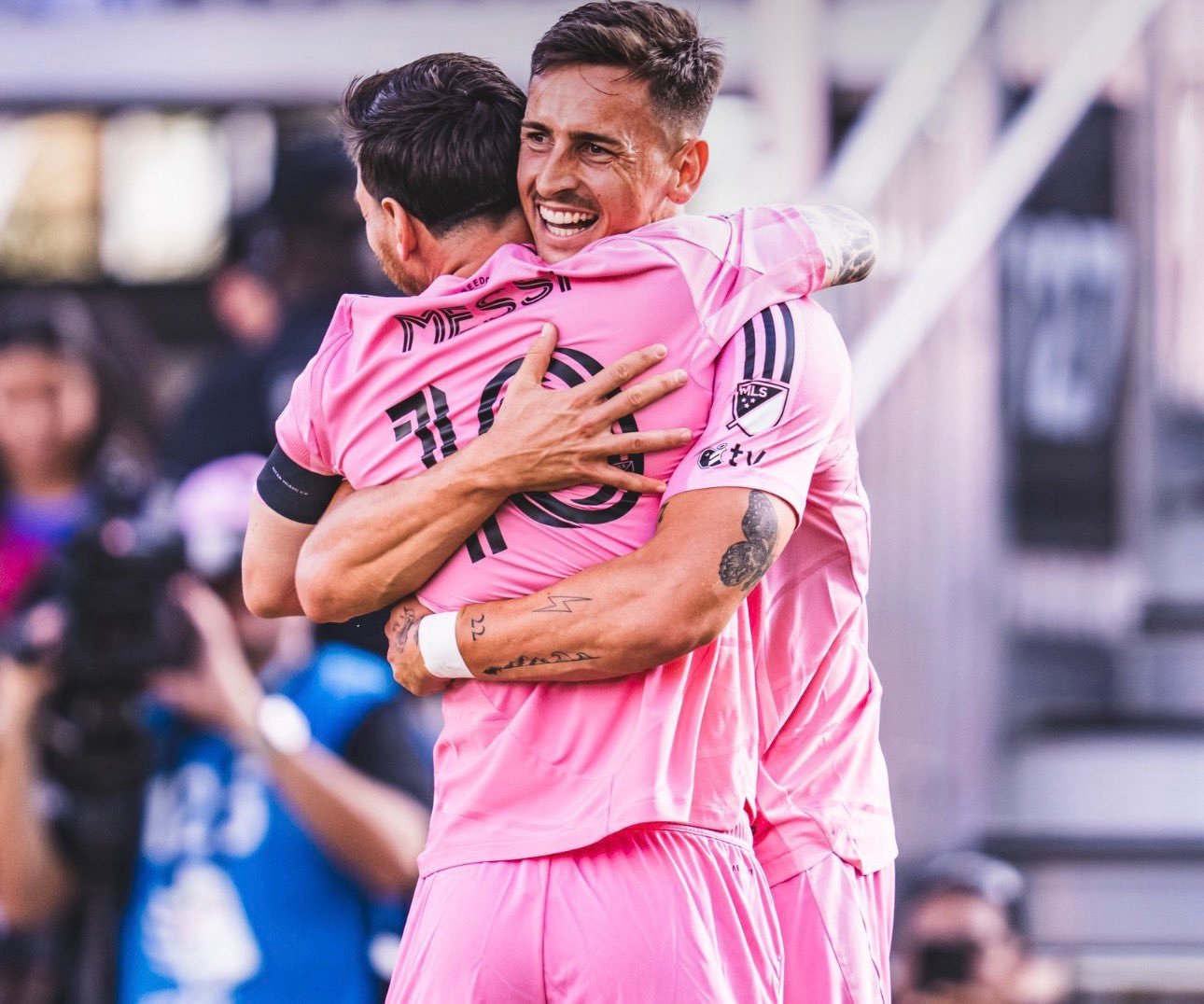 12月31日，阿连德与迈阿密国际的合同将到期。“塔德奥·阿连德的表现令人非常满意