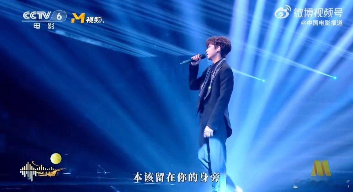 王源太稳了吧 王源魏大勋又唠上了 谁还在循环王源在湾区升明月唱的《骄傲》？治愈嗓