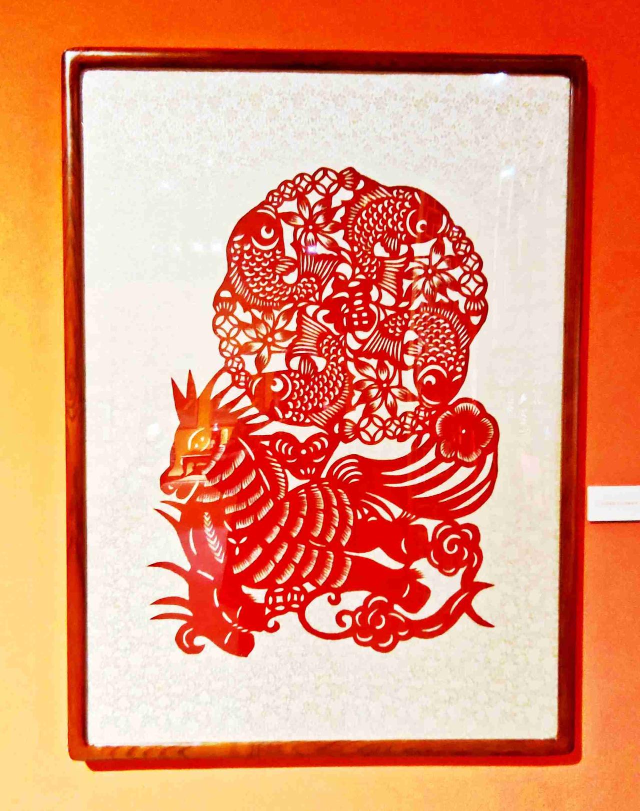 我的今日状态：😁轻松愉快
我这里的天气：☀️晴天
            剪纸
