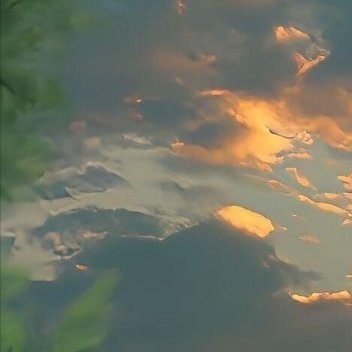 人生路上，遇见善良，学会付出；遇见微笑，学会分享；遇见坎坷，学会勇敢，遇见朋友，