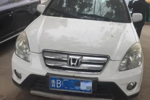 北京开车习惯了到青岛有点恼火，路口稍慢一下后面喇叭就按上了，等红灯慢一秒后面喇叭