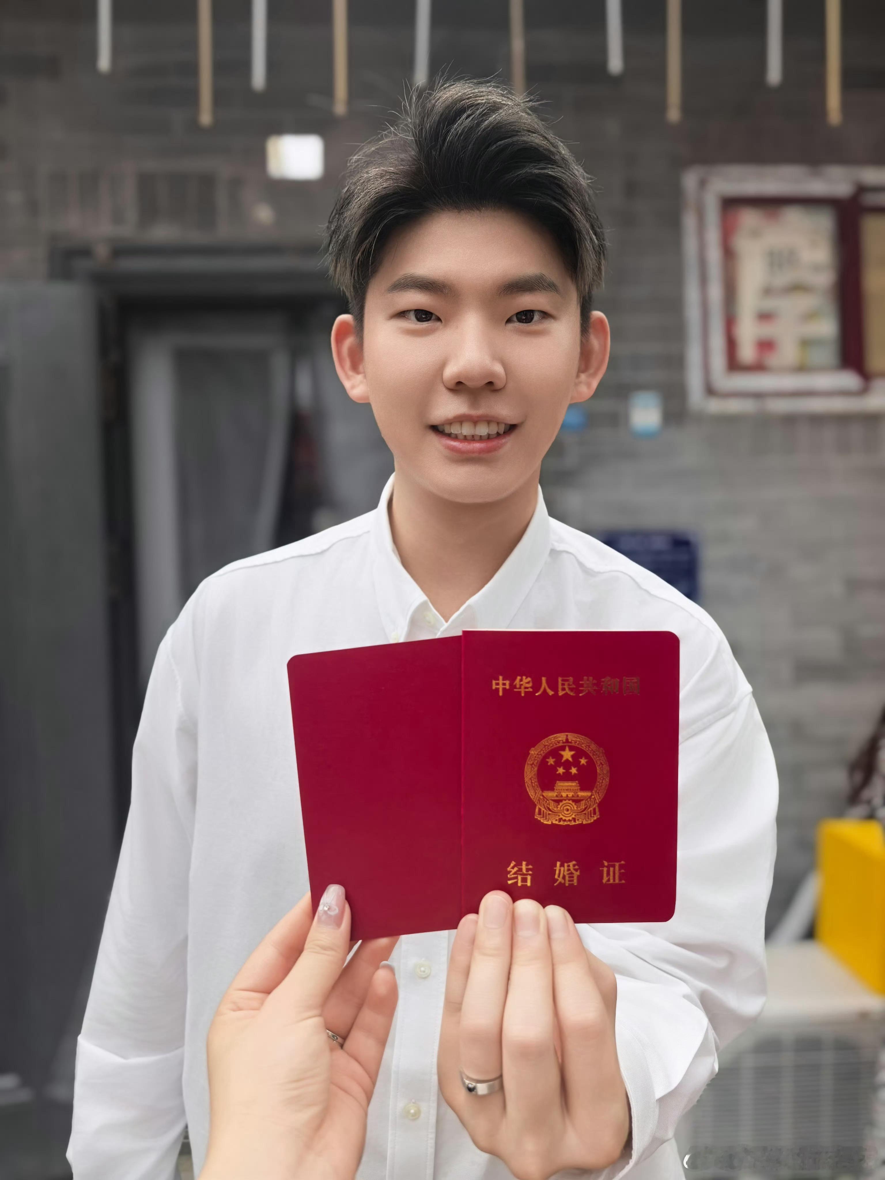 恭喜这对金童玉女，巴黎奥运会上的求婚真是经典一幕黄雅琼刘雨辰领证 ​​​