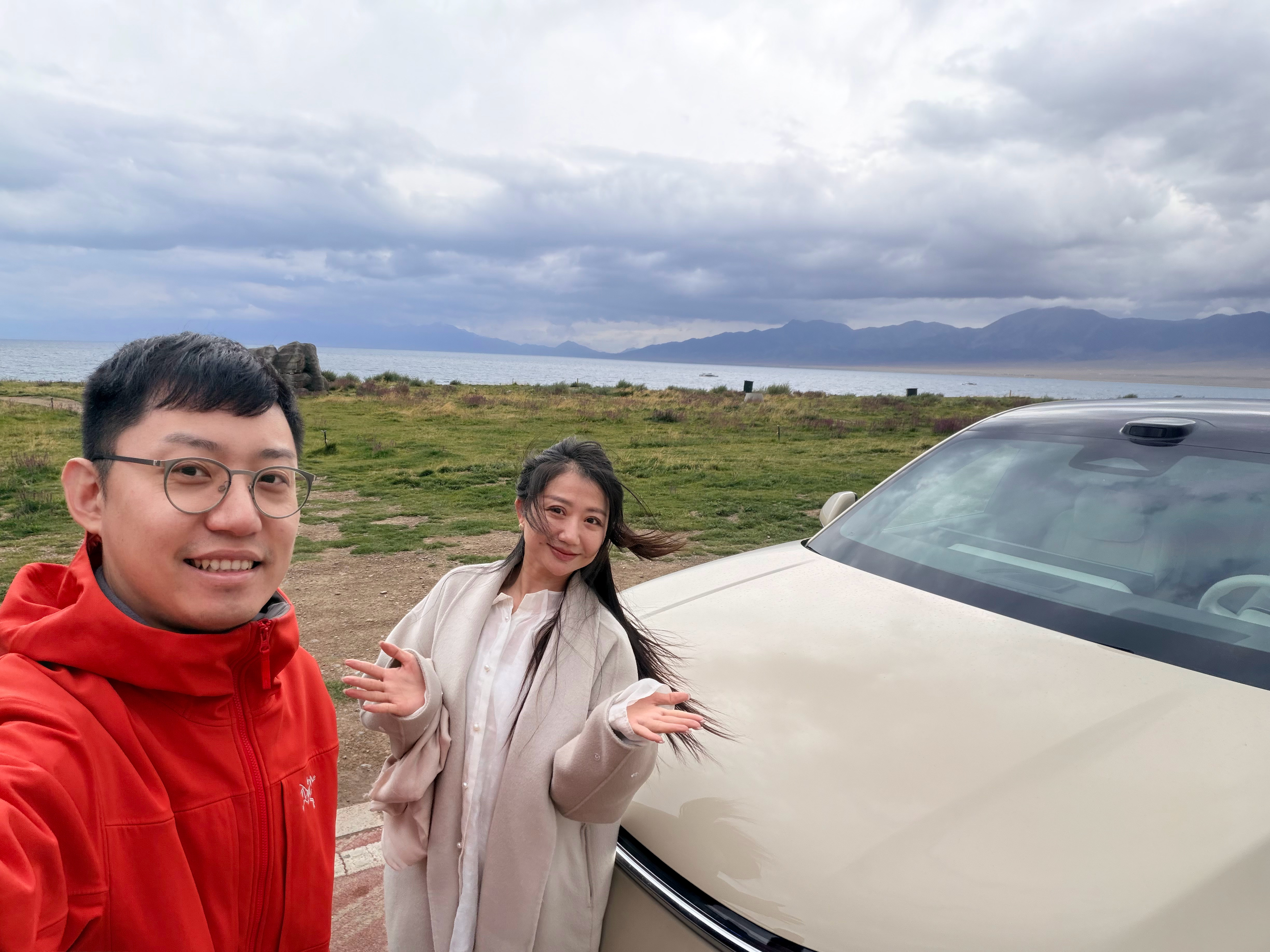 大家好，这是我今天的工作赛里木湖，我来了理想汽车理想汽车新一代理想L6