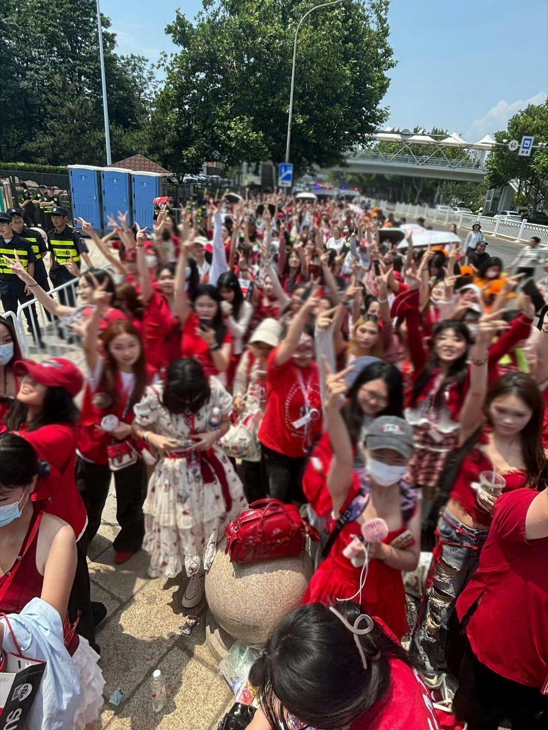 苏新皓青岛演唱会人气已经断层毋庸置疑的第一 