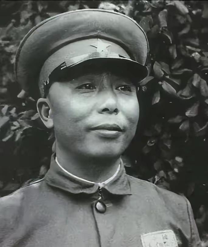 1948年，宋时轮吉普车误闯敌营，被百余支枪口包围。国军营长走近后，竟压低声音说
