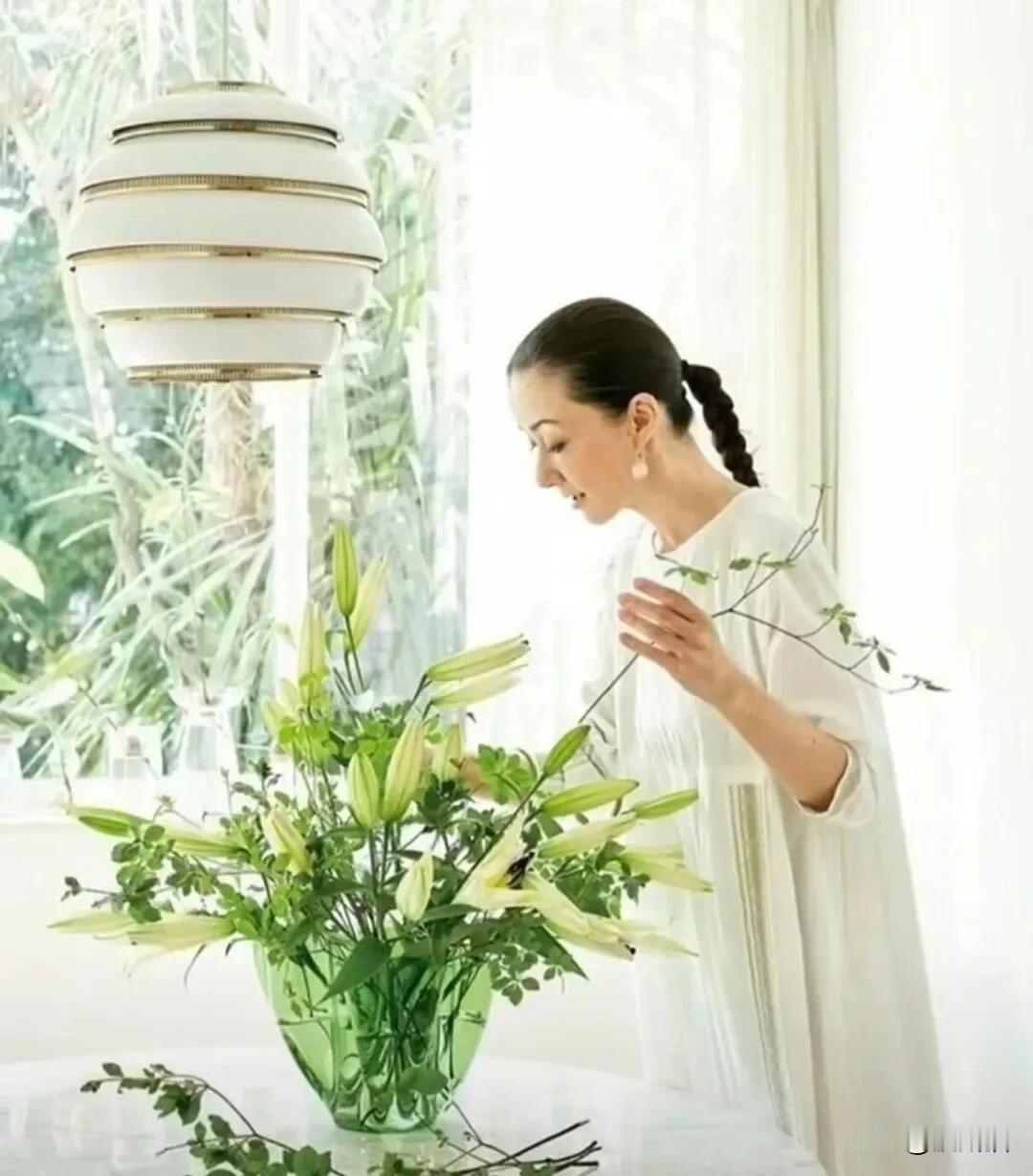 中秋季节应该穿啥好呢？ 阵阵桂花的香味扑进鼻子里，金桂的颜色太艳了，还是银桂的颜