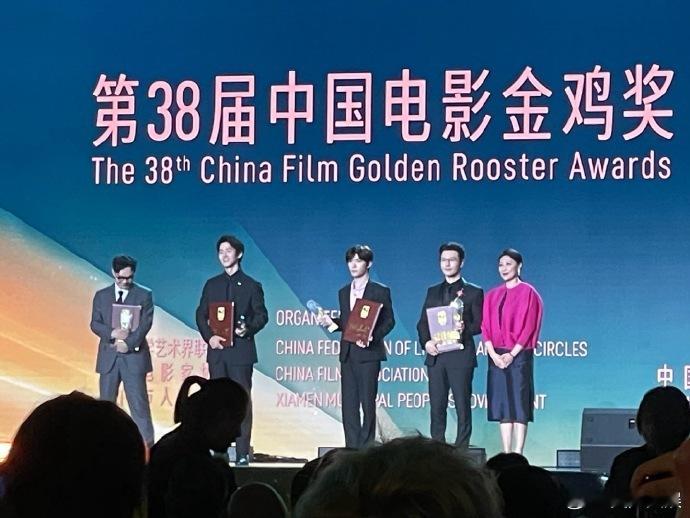 罕见同框引爆期待！黄晓明、易烊千玺、刘昊然、大鹏以提名者身份齐聚，每一位都手握爆