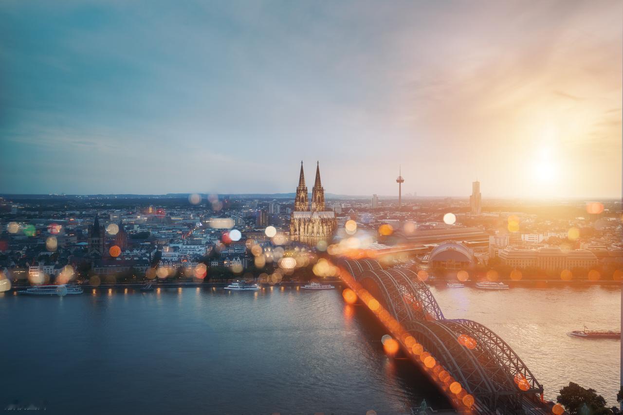 在德国月入2万欧元的人，最后可能连500块存款都留不下。
这其实是当地很普遍的生