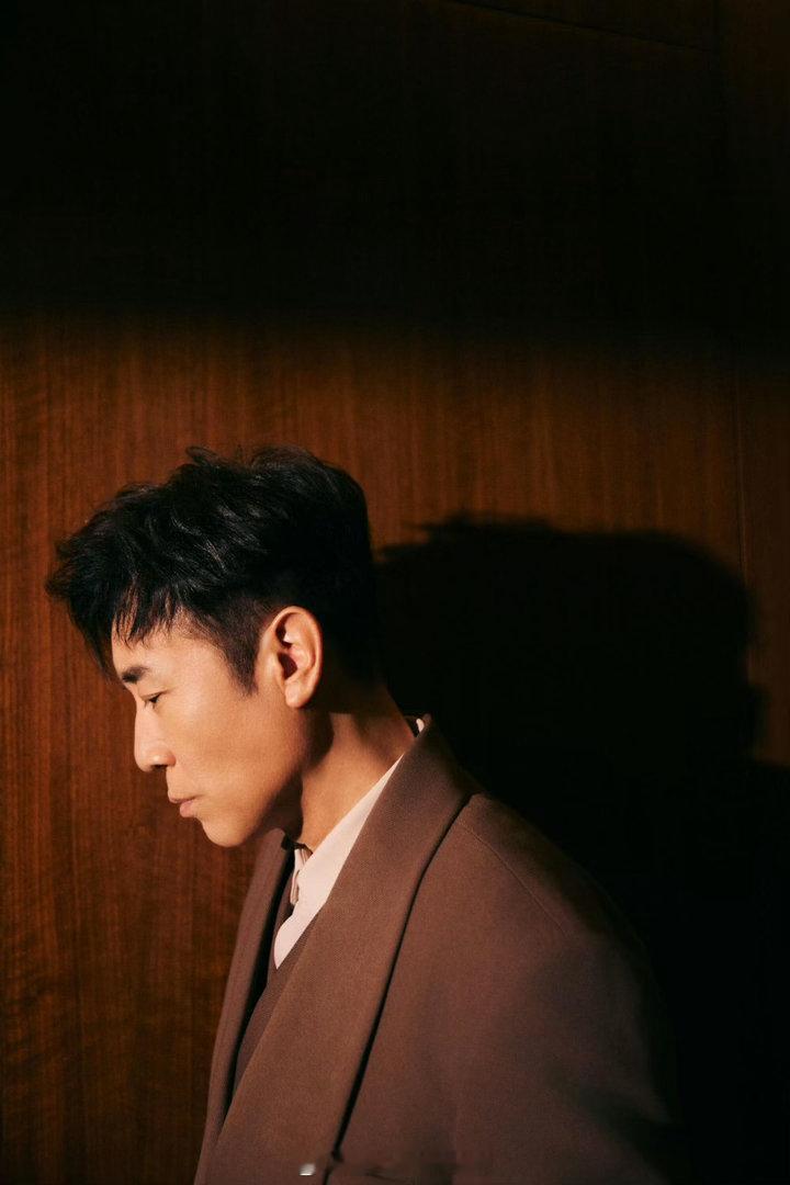 于和伟演技张力也是让于和伟演上中偶了情绪层次感拿捏得恰到好处，爱恨交织的复杂心境