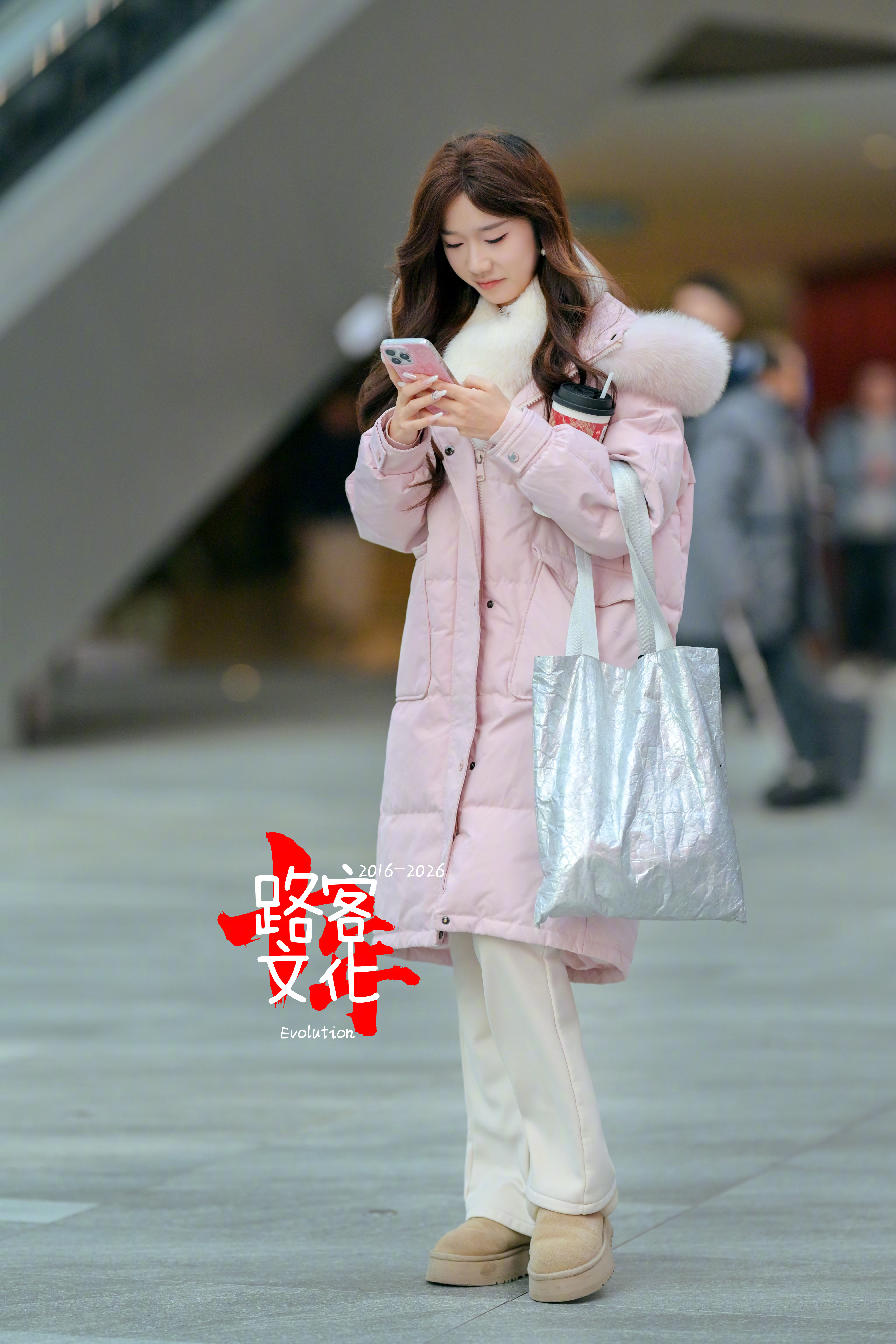 冬天的衣服先不要收这几天还要降温 