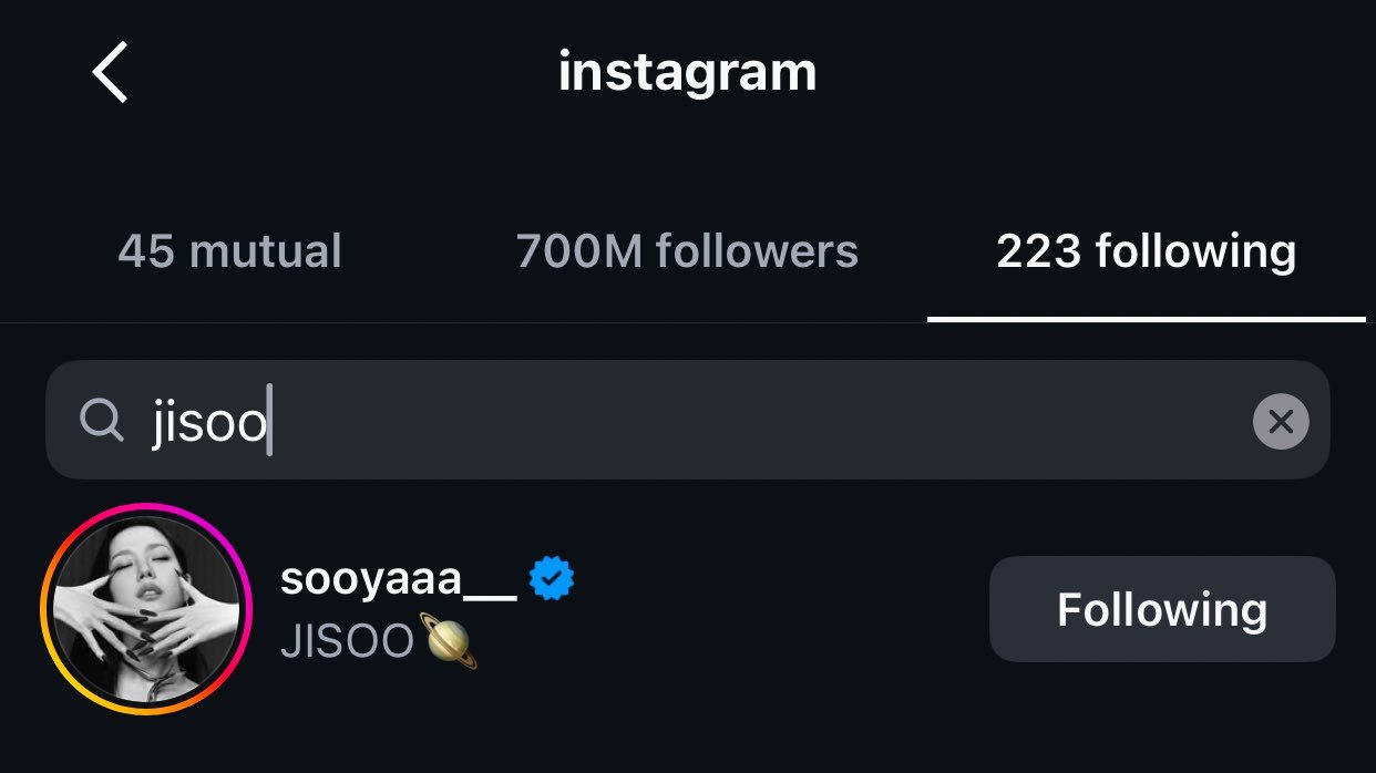 官方Instagram账号开始关注JISOO