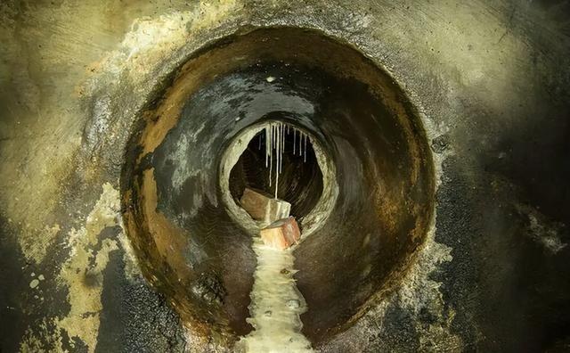 藏在下水道中的“油脂怪”，750米长还在“成长”，英国头都大了
咱们先来扒一扒，