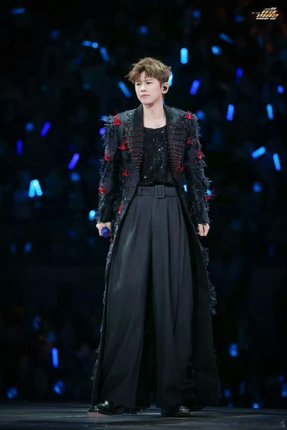 张杰红尘录梦回沉香如屑前奏起鸡皮疙瘩系列！张杰的嗓音把《红尘录》的江湖悲壮与宿命