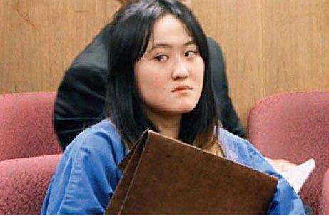 2015年，赴美女留学生拿烟头烫同学，扇耳光，法庭上她目中无人，公然叫嚣：“能快