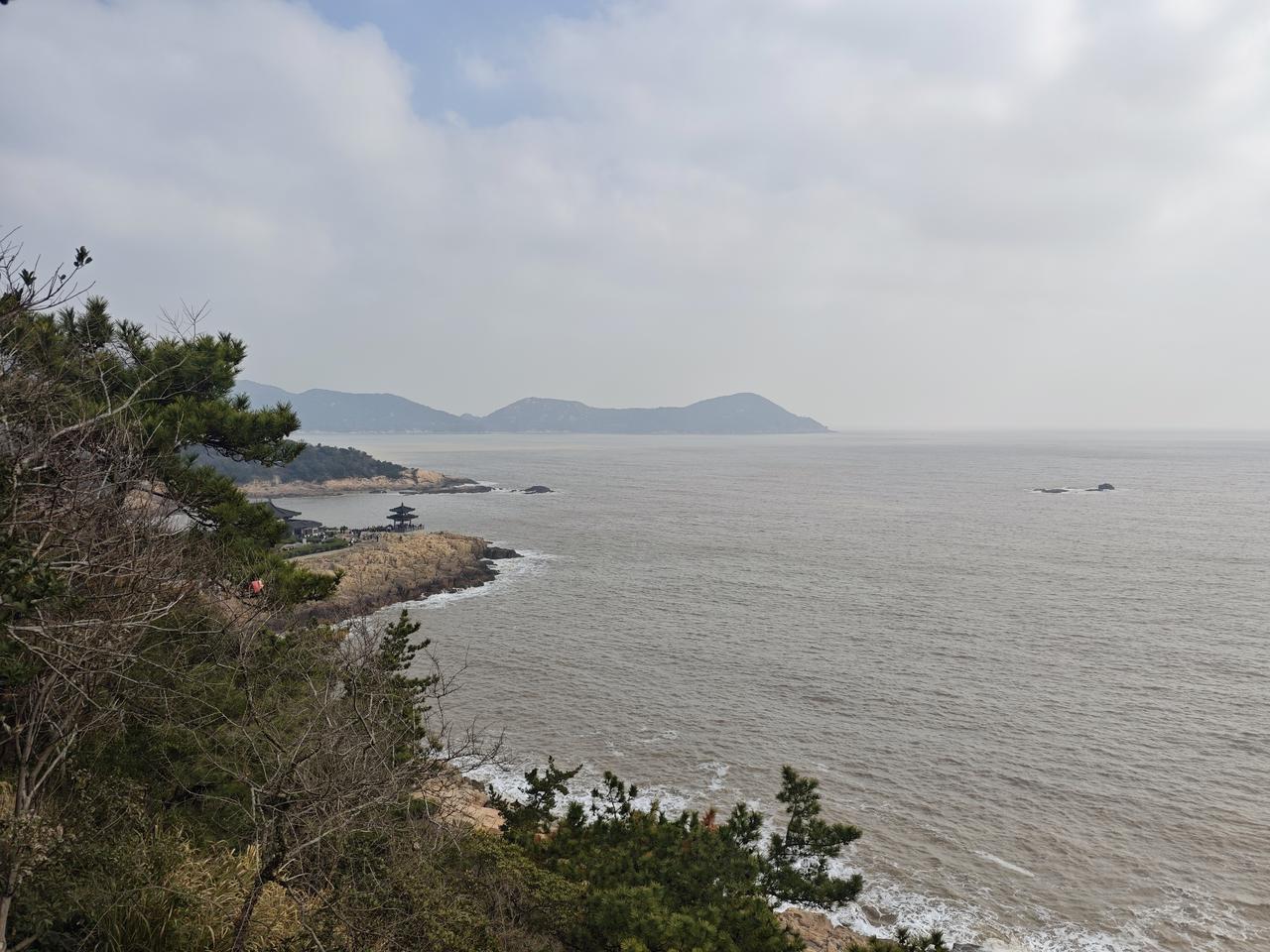 当清晨第一缕阳光洒在南海观音菩萨的身体上的时候，我感到自己浑身有无穷的力量，也许