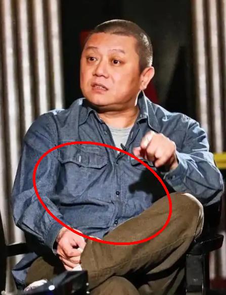 王朔这招够狠：不费一枪一弹就能让台湾省求着回归。
有网友直言，这法子比打仗聪明多