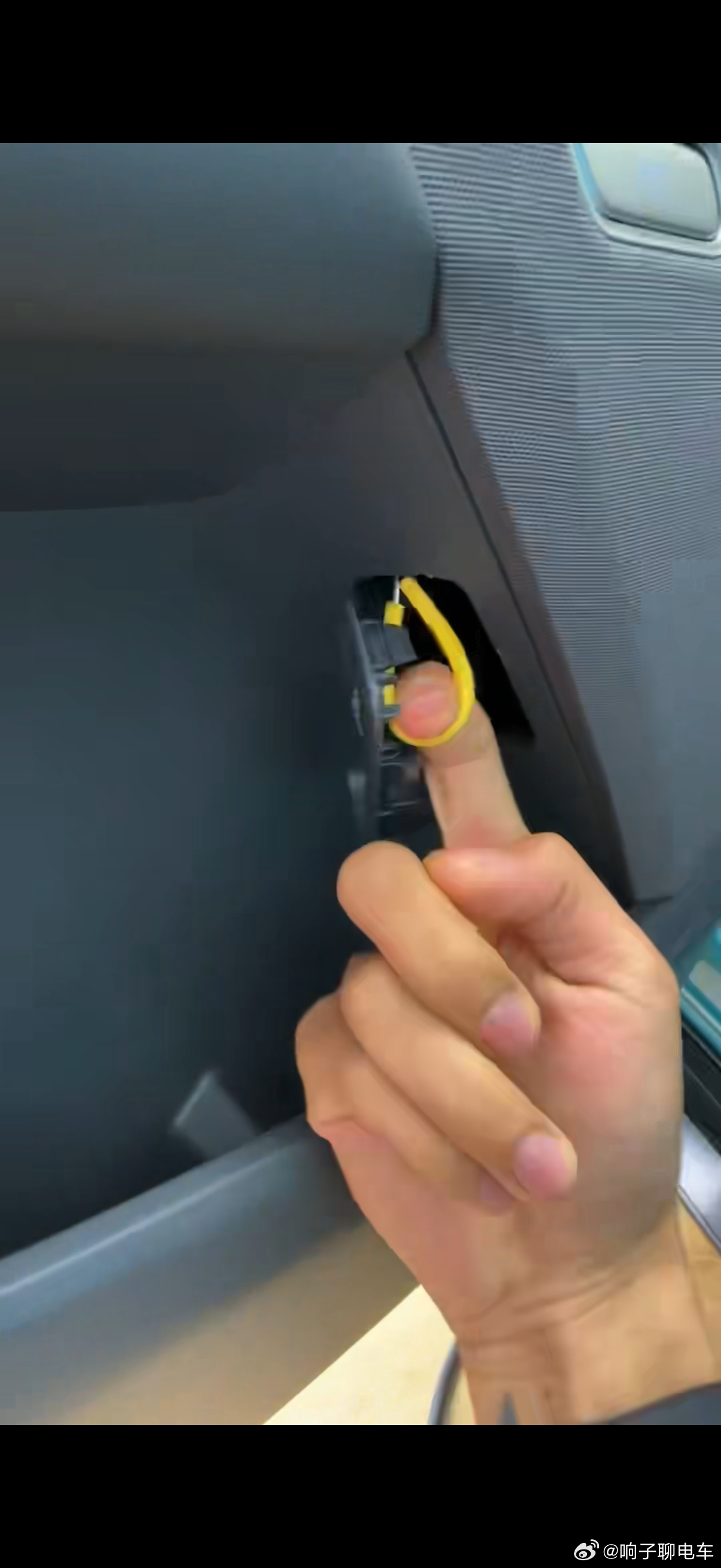 其实不止奕派后排开启是这样的，大家可以看看自己的车是不是这样的曾经我拍摄某台车也