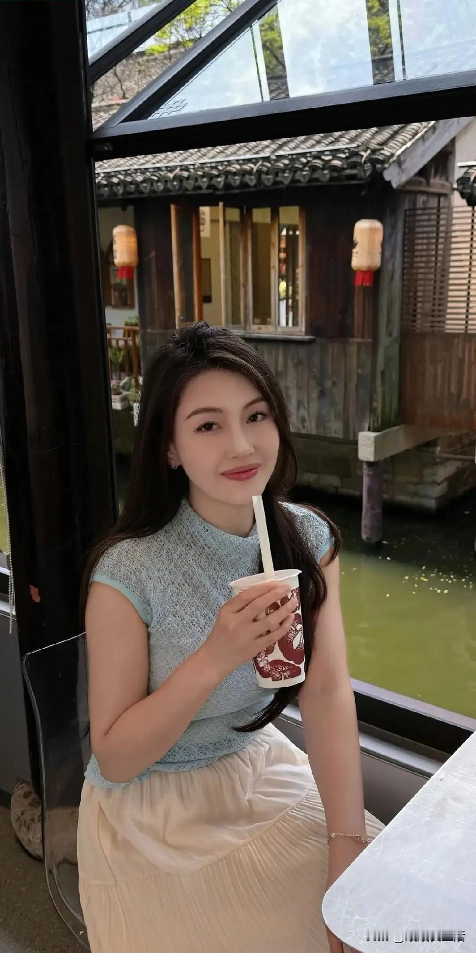 感情里最清醒的三观：我可以不要，但你不能不给
 
一段感情里，真正让人寒心的从来