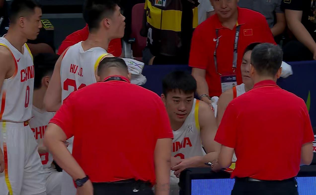 中国男篮vs沙特男篮 郭导大喊：他能投进吗？[阴险][阴险][阴险] ​​​