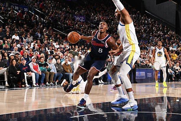 看到还有人觉得邓恩要为快船输勇士背锅的，真是无法理解。邓恩得分能力有限，投射能力