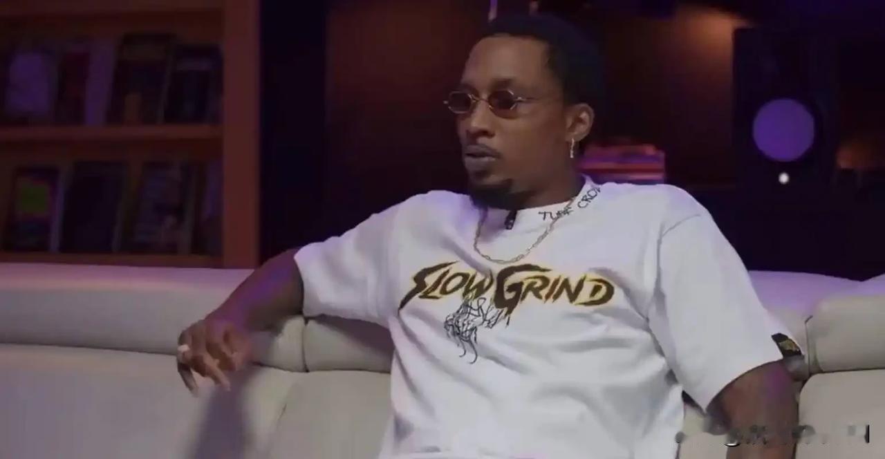 前雄鹿名宿詹宁斯眼中的，NBA现役最强5大超巨:

东契奇，来自斯洛文尼亚🇸?