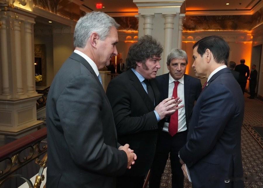 美国务卿卢比奥：

“很高兴今天在纽约见到阿根廷总统哈维尔·米莱。

我们的双边