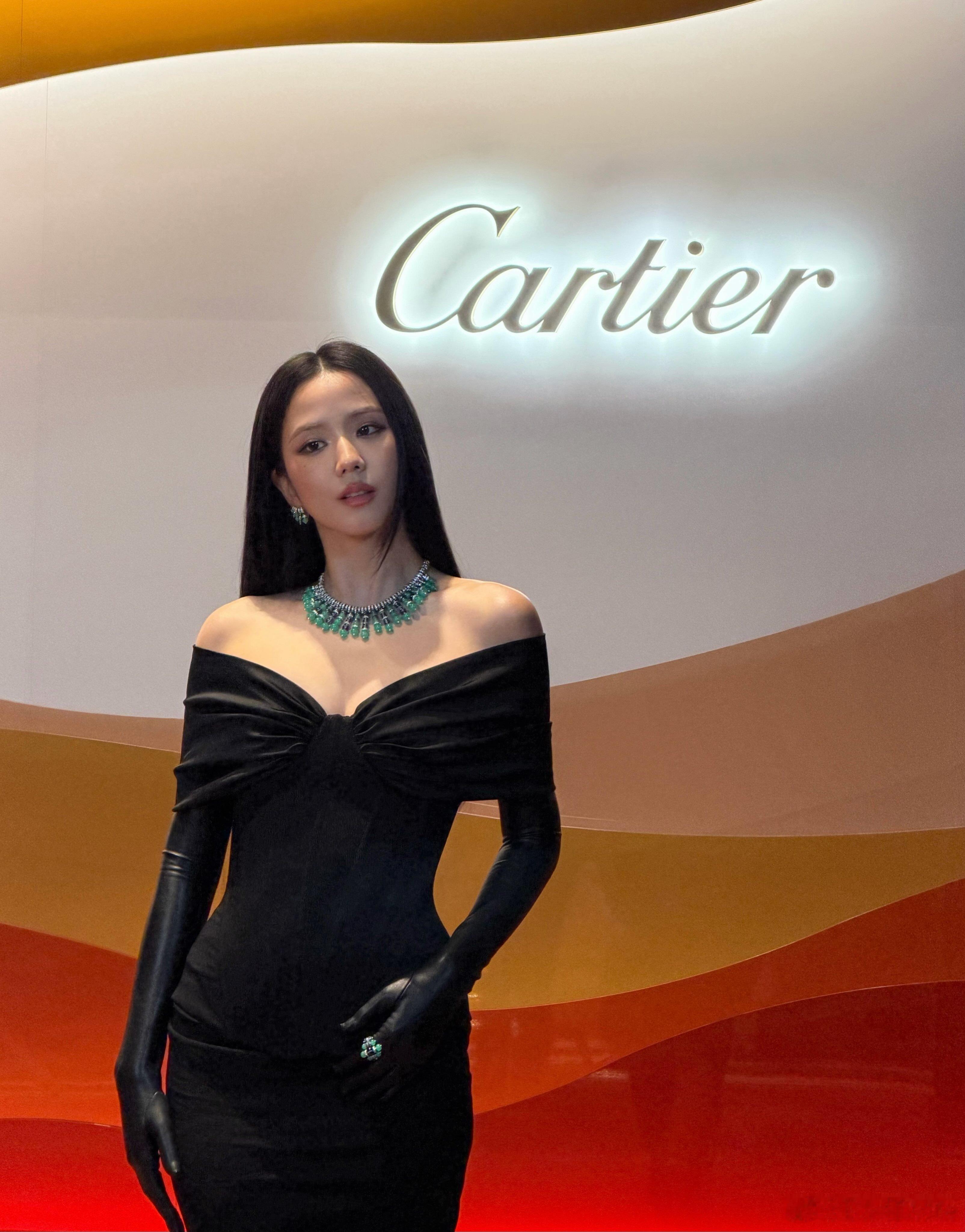 金智秀 × Cartier 高级珠宝晚宴活动造型图集 📸时尚灵感解读