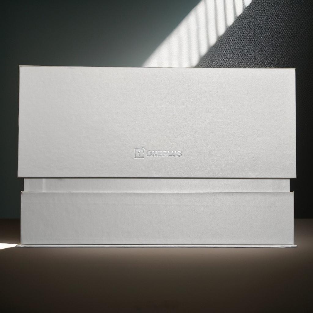 收到了一加Ace 6T的邀请函是一个手机休眠舱一加的意思就是一加Ace6T是新世