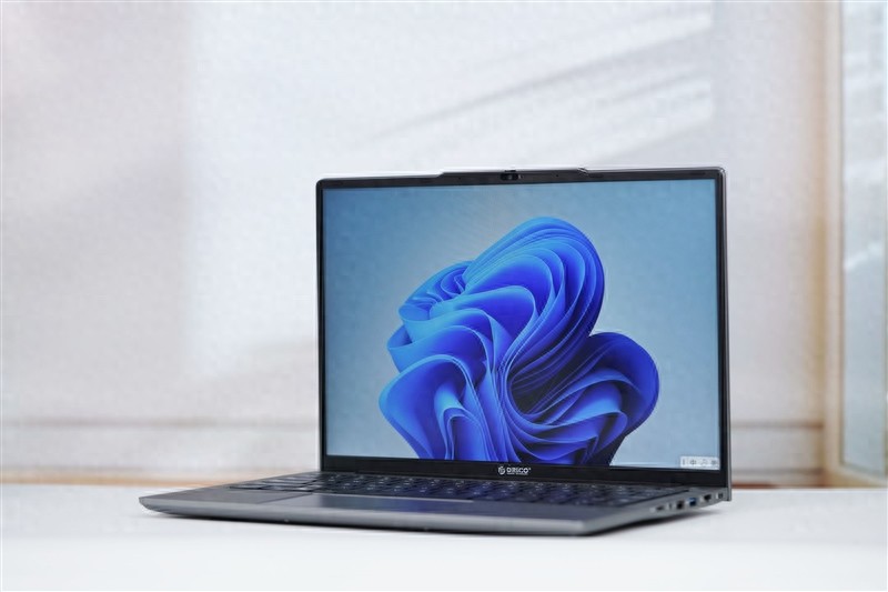 奥睿科Obook超能本评测：外设龙头的跨界作品 设计独特充满品牌特点