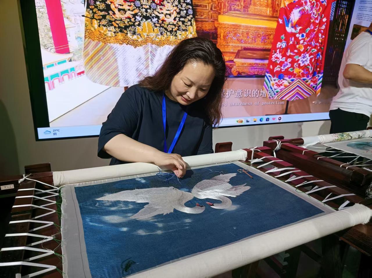 指尖生花织锦绣，非遗赋能促振兴——2026年河南省高素质农民培育（郑州大学乡土文