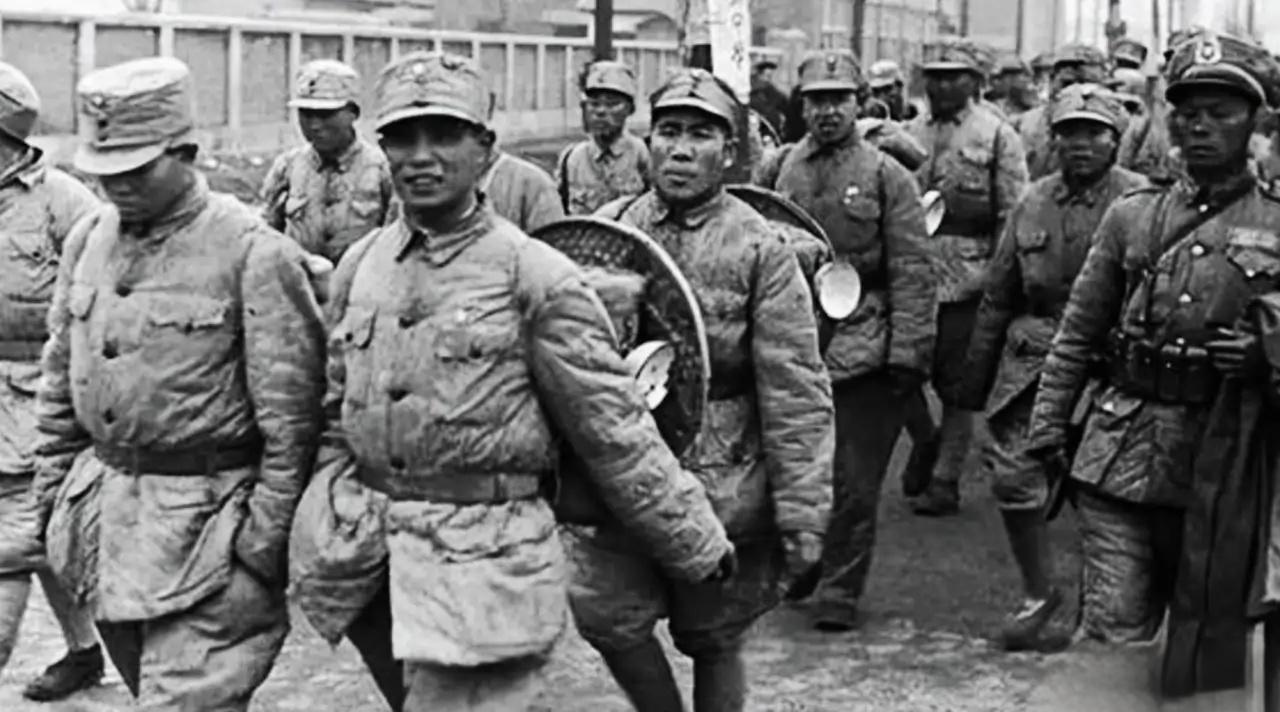 [送自己一朵花]1949年底，国民党军16兵团参谋长率部起义，投入人民的怀抱。没