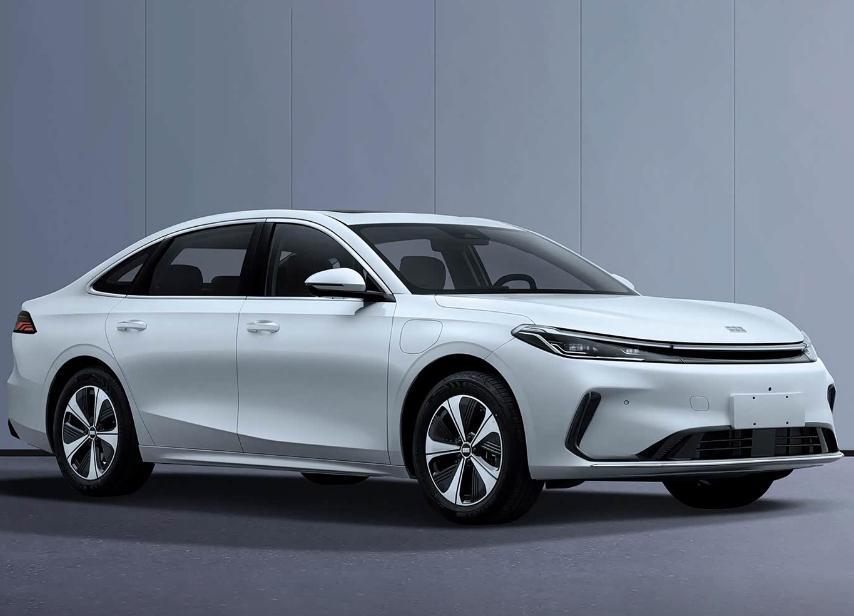 日前，工信部《第二十八批减免车辆购置税的新能源汽车车型目录》公布吉利银河A7纯电