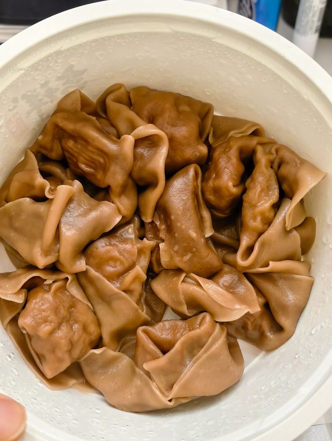 爱喝咖啡和爱吃馄饨的上海人沉默了 只能说我现在真的真的记住茶百道开始做咖啡了，咖