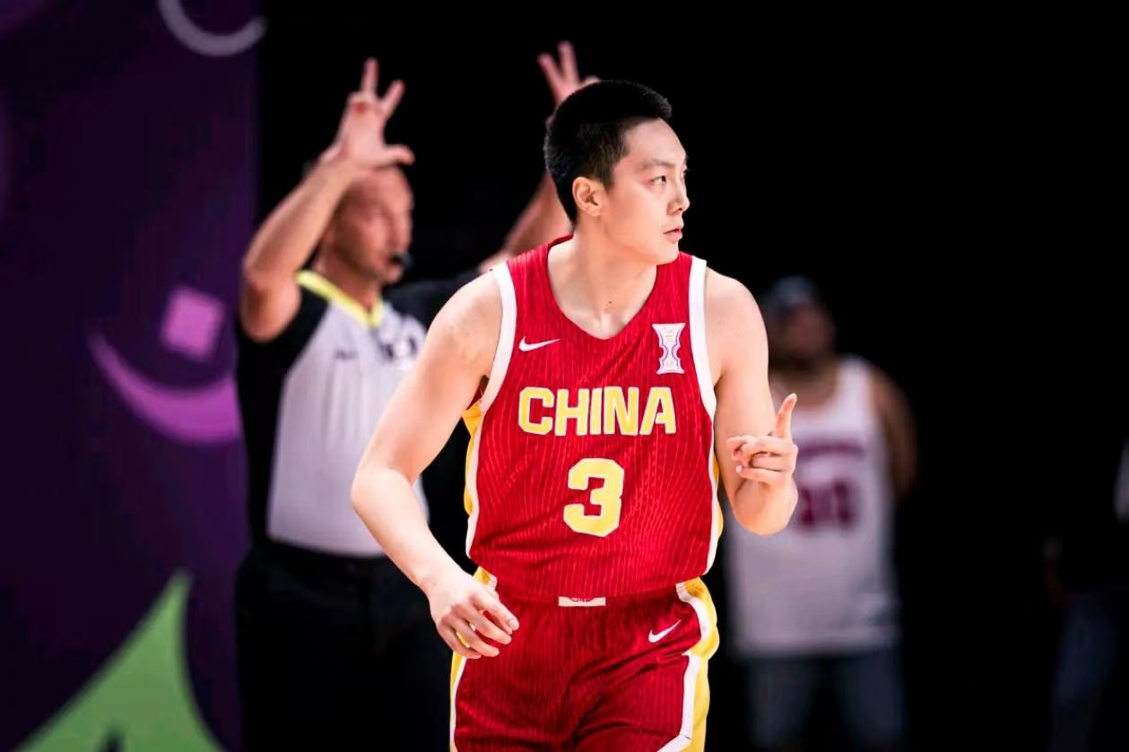 中国男篮五人离队，胡明轩在列，终于可以好好养伤，入选短训营完全瞎折腾
中国男篮两