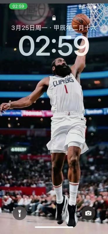 哎我去！快船这是真把76人给打花了呀！ NBA 三节还没打完，76人主场就落后3