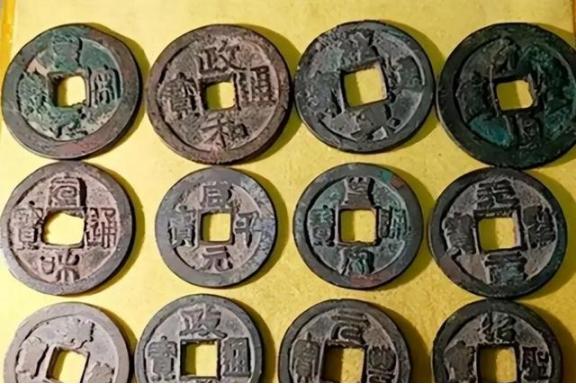 为什么古人吃完饭放下碎银子就走，店小二却从不清点，也不阻拦呢
 
 

中国古代