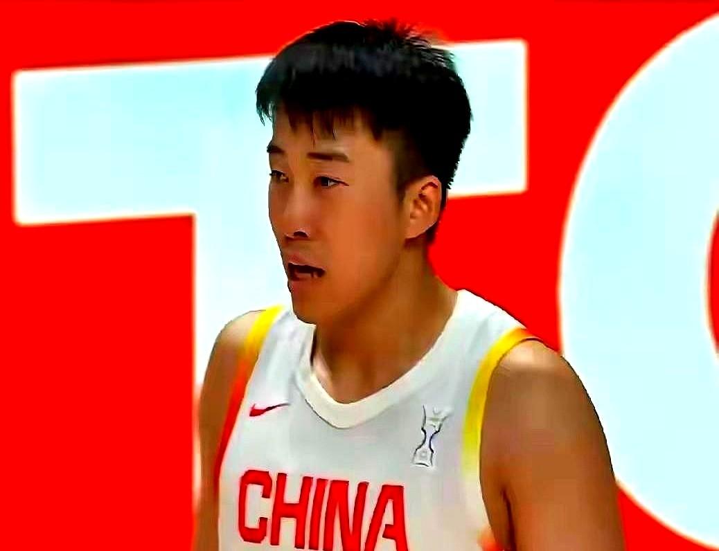 我跟你讲，一支球队，有没有“大哥”，场上一眼就看出来了。

那个敢瞪眼、敢上身体