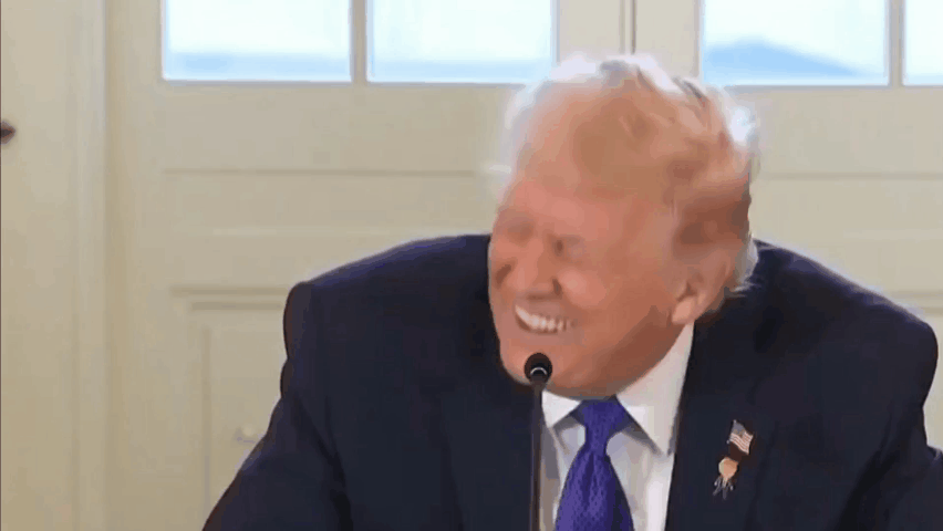 记者:“你让整个内阁成员都穿同款鞋，是真的吗？”

特朗普:“没有，但这鞋确实不