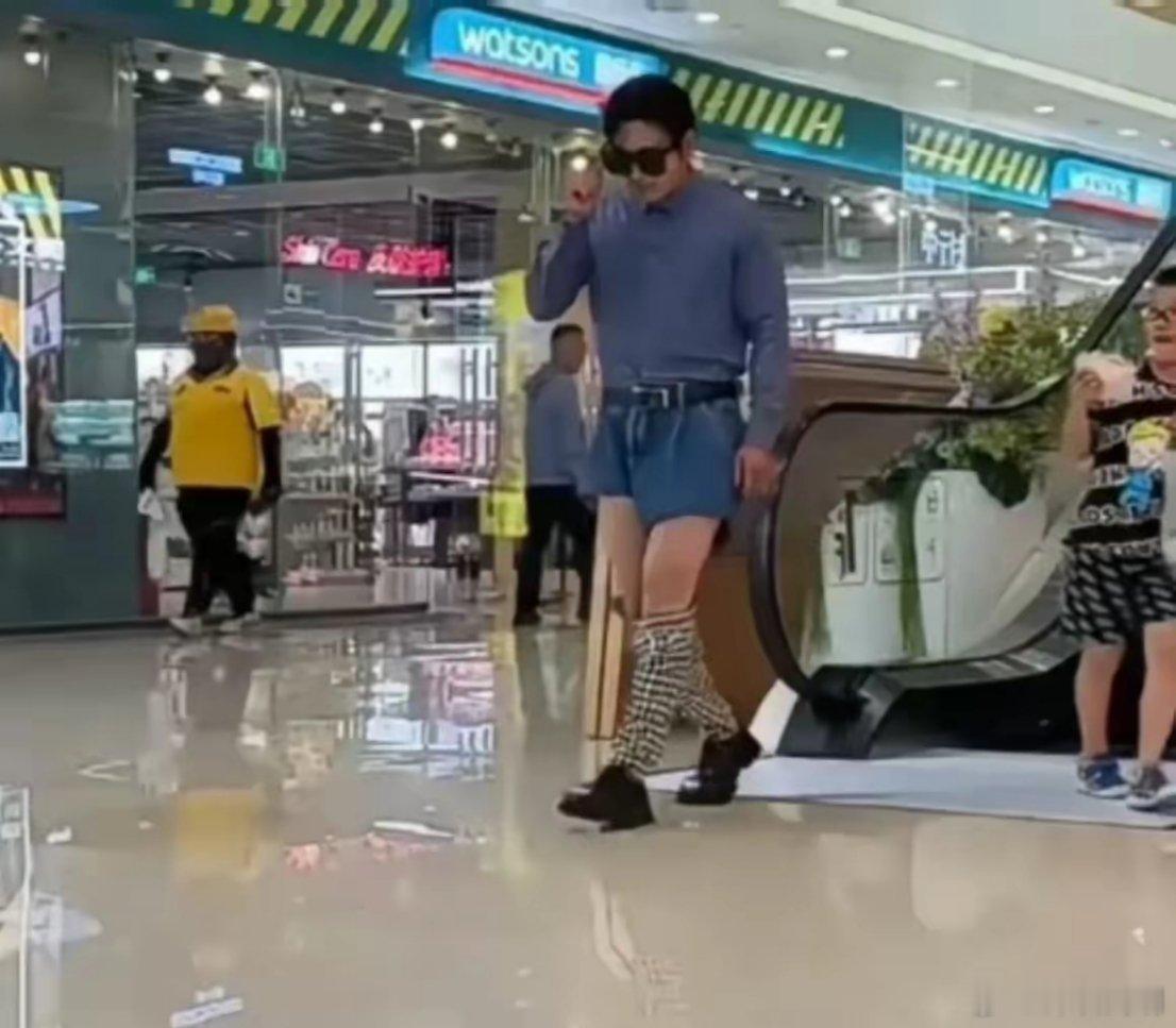 成都，那哈儿还以为自己很潮吧？[允悲] 