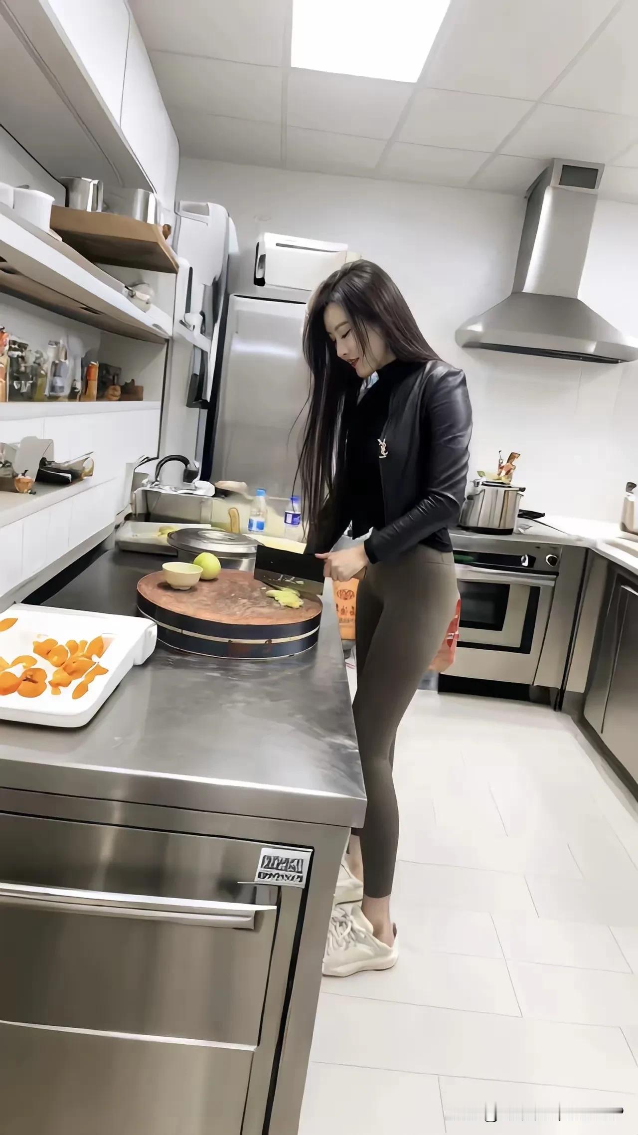 厨房飘香，美食佳肴。