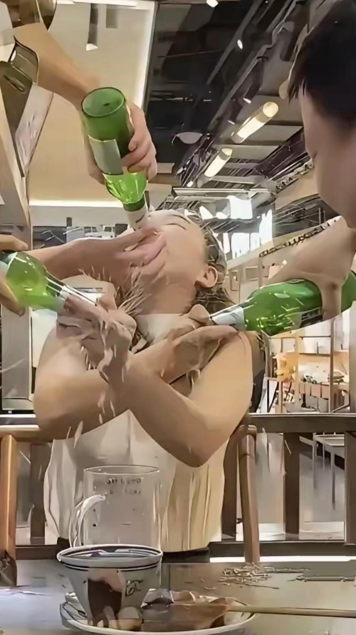 看完真的又气又心寒，所谓酒桌氛围，根本藏着最丑陋的恶意！
        女生被