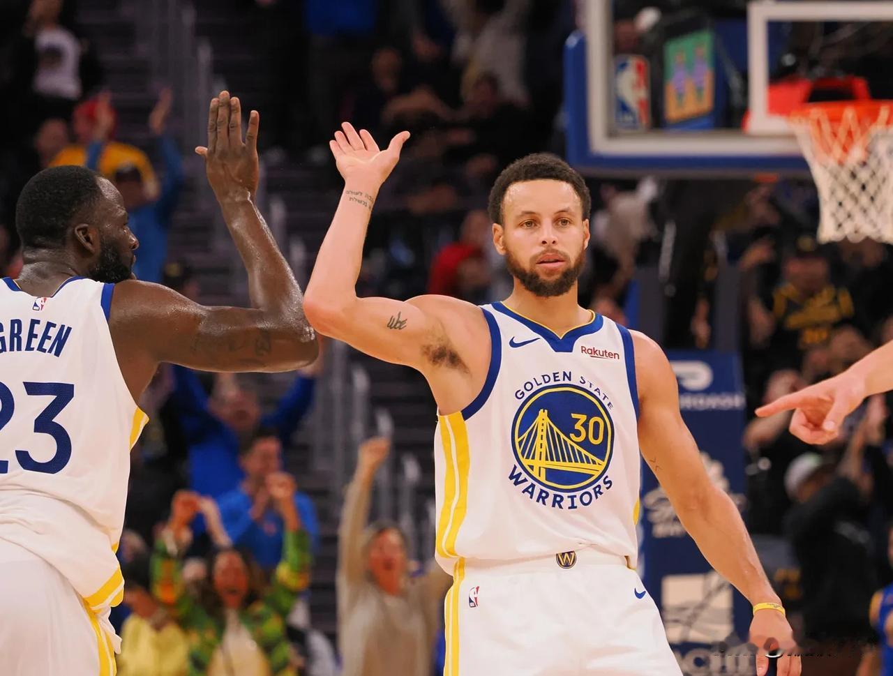 勇士VS马刺

明日NBA常规赛，勇士再战马刺。

勇士更新了球队伤情，上一场因